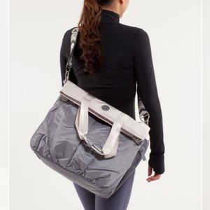 lululemon flow and go tote